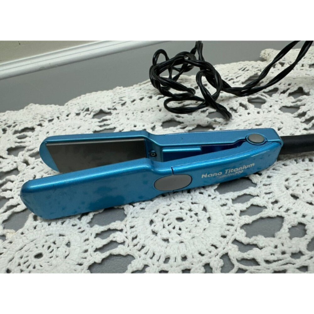 Babyliss Pro Nano Titanium Mini Straightening Iron Hair Straightener Mini Small - Picture 2 of 8